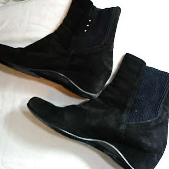 Aquatalia black suede wedge boot-sz 8 1/2 - Picture 2 of 6